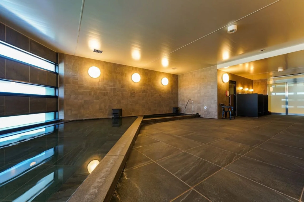 KEIRIN HOTEL 10 by Onko Chishin