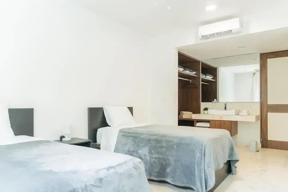 Deluxe Condo in Anah Village Stunning Complex With the Best Amenities Pool w Fountain