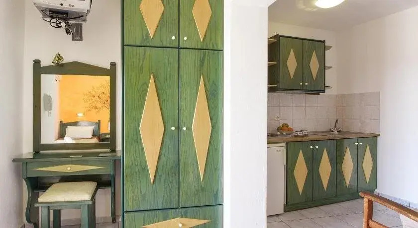 Stathis House