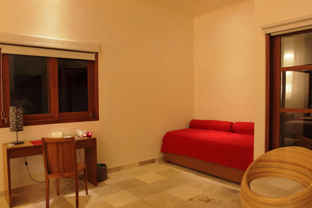 Rouge Bali - Lounge Bar, Villas & Spa