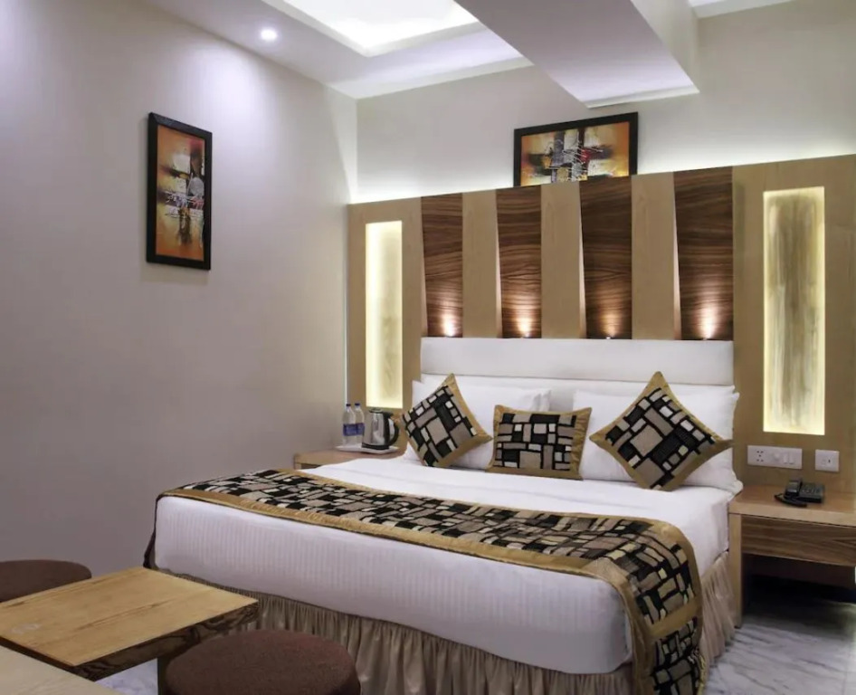 Hotel Hari Piorko Grand - 2 Min from New Delhi Railway Station