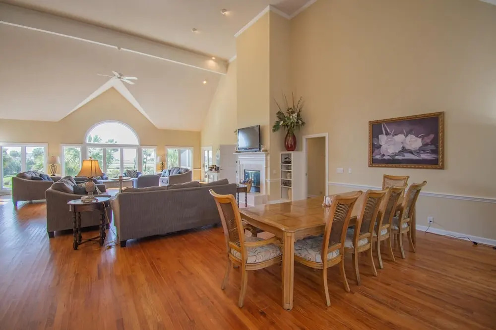 101 Ocean Point Dr