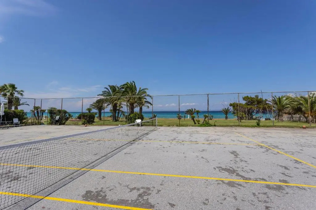 Villa Beachfront Kiss - 4bdrms, Tennis Court, Pool, BBQ, Beachfront