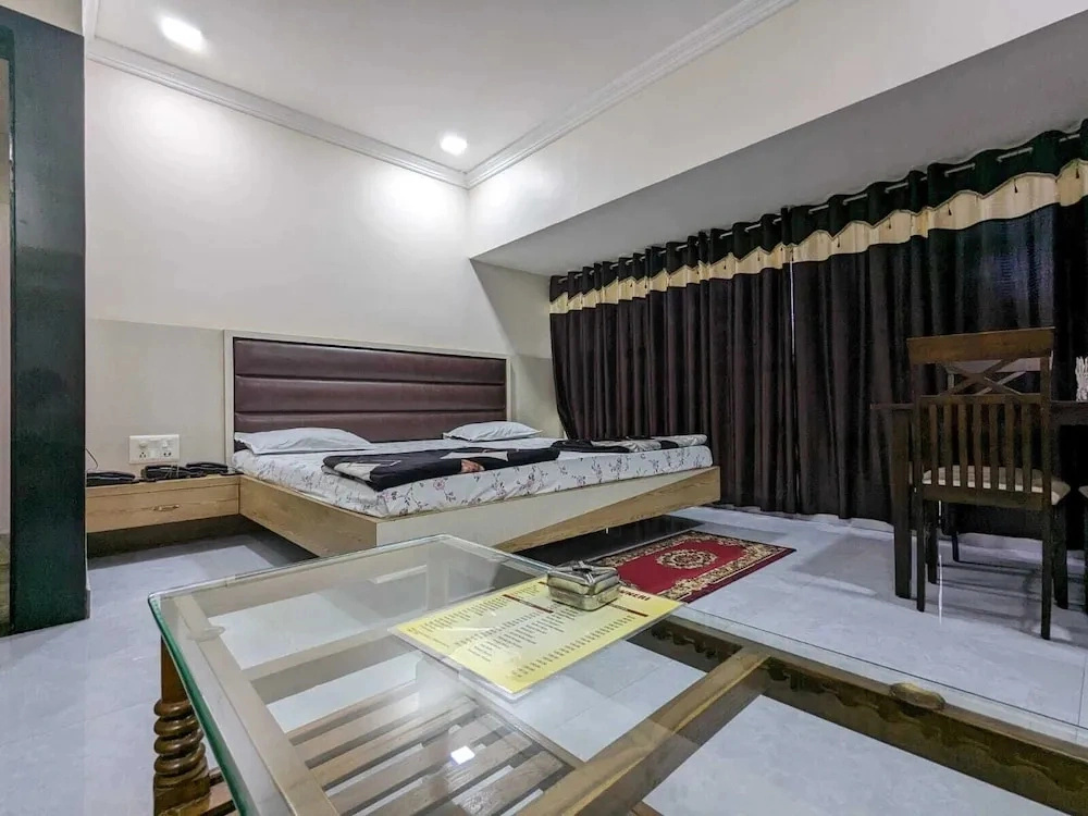 Hotel Shivneri