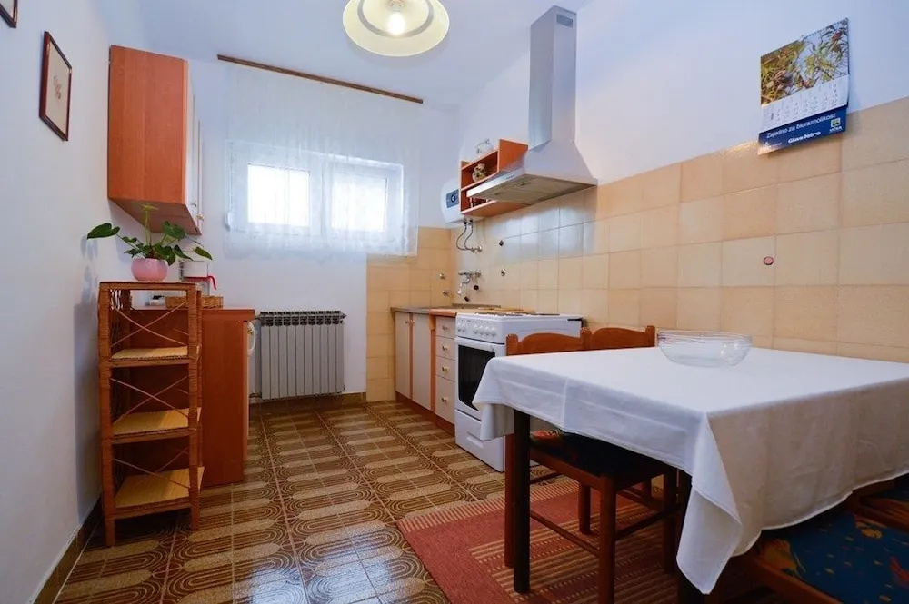 Apartment 23