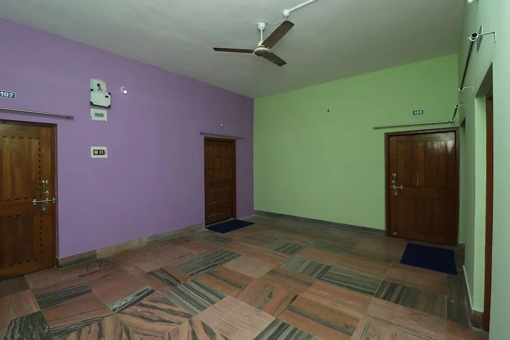 Oyo 30710 Maa Banadurga Homestay