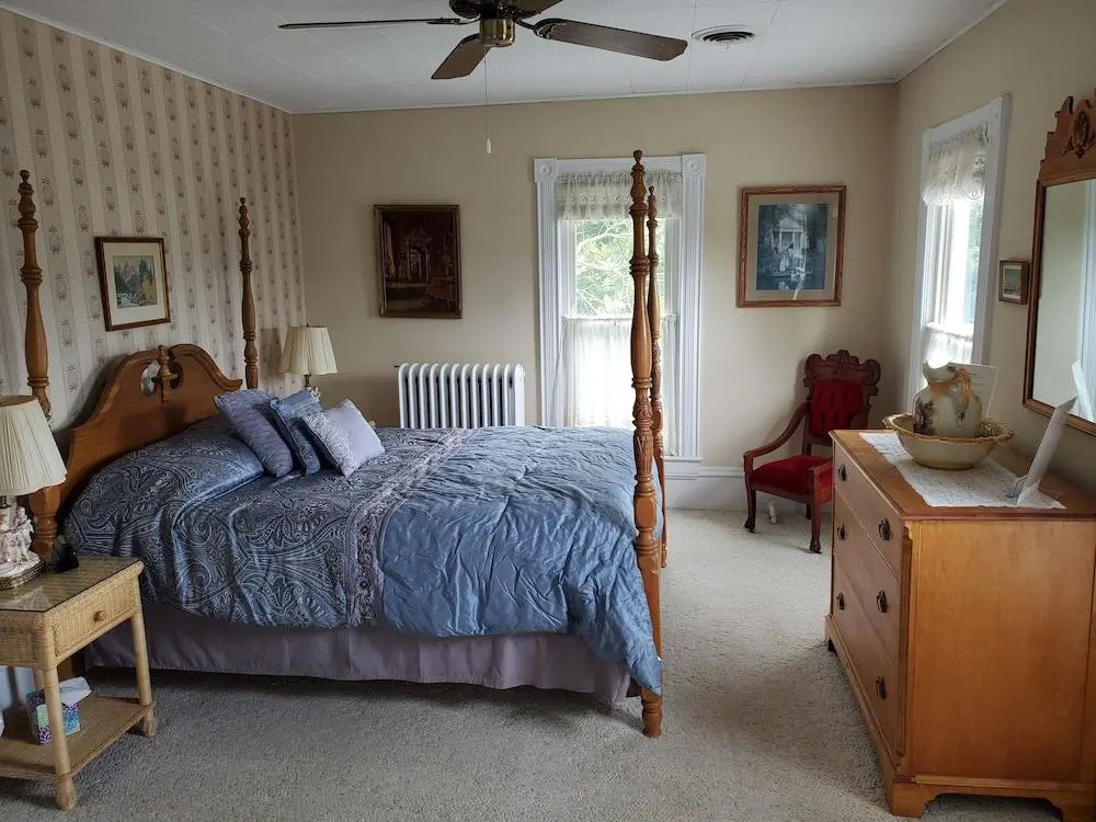 Hudson Manor Bed & Breakfast