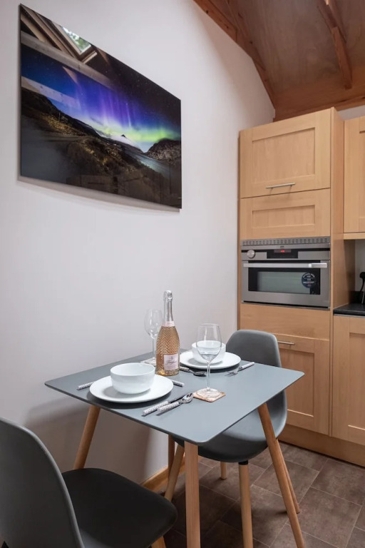 Contemporary One Bedroom Apartment Close To All Amenities In Conservation Area