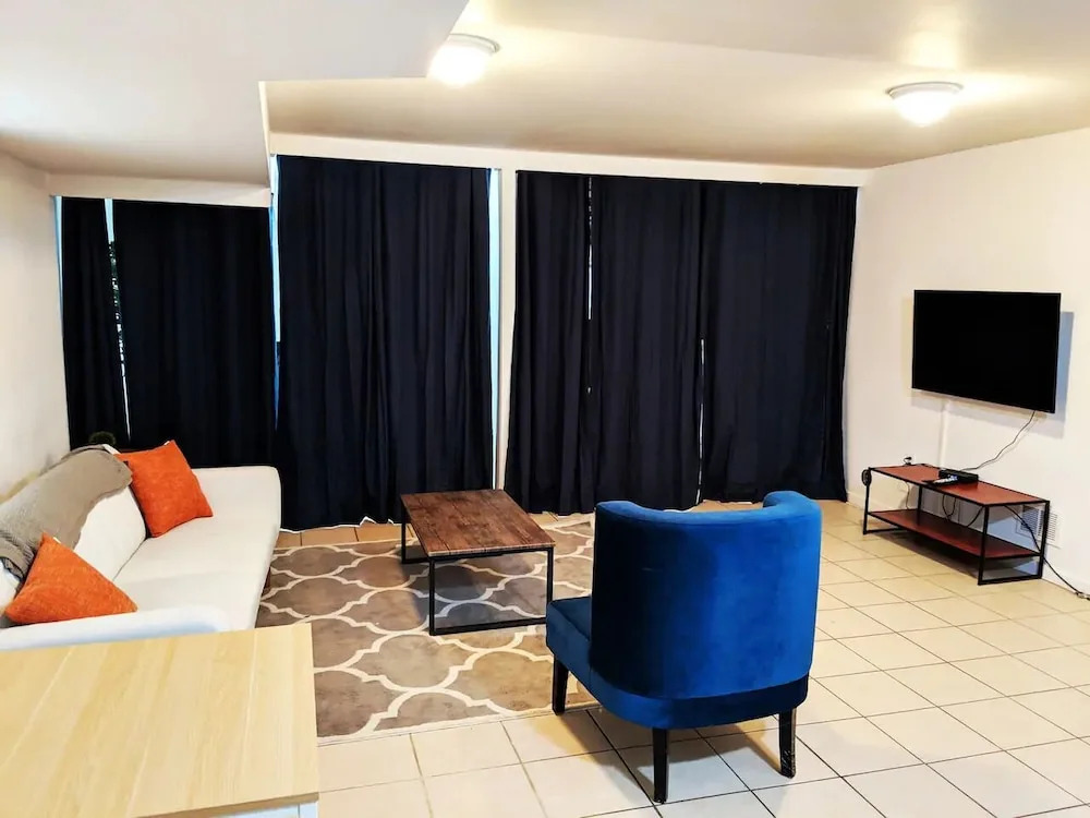 Spacious 2 Br Apt! 20 Min To Time Sq / Manhattan! 2 Bedroom Apts