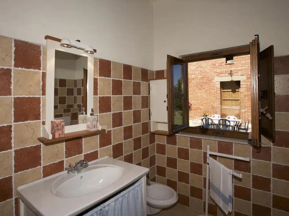 Lovely farmhouse in Tuscany with panoramic view