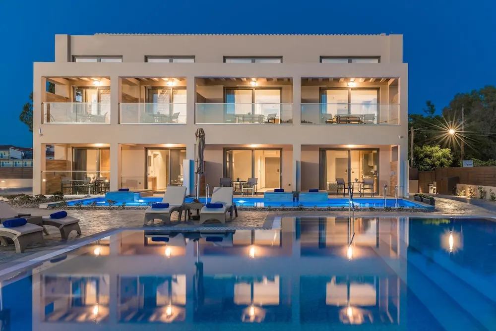 Mystique Luxury Suites & Maisonettes