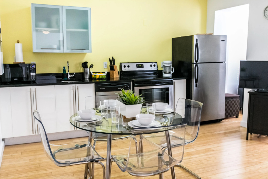 Gorgeous & Perfectly Located Apartment Sleeps 5 in the Heart of South Beach!!!
