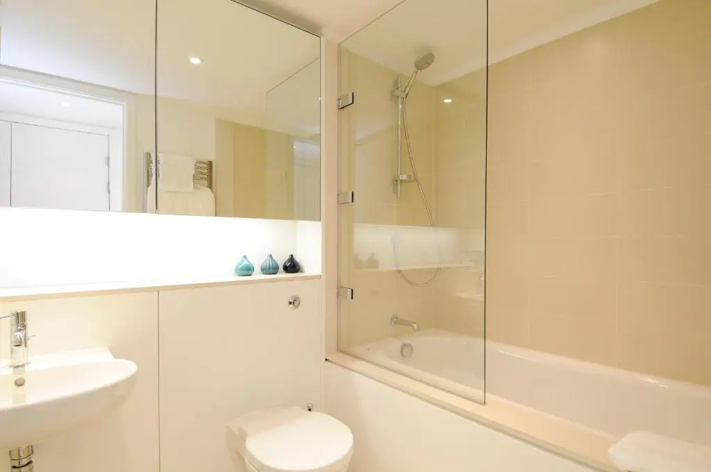 273 Stylish 2 bedroom apartment in the Quartermile development - offers private parking