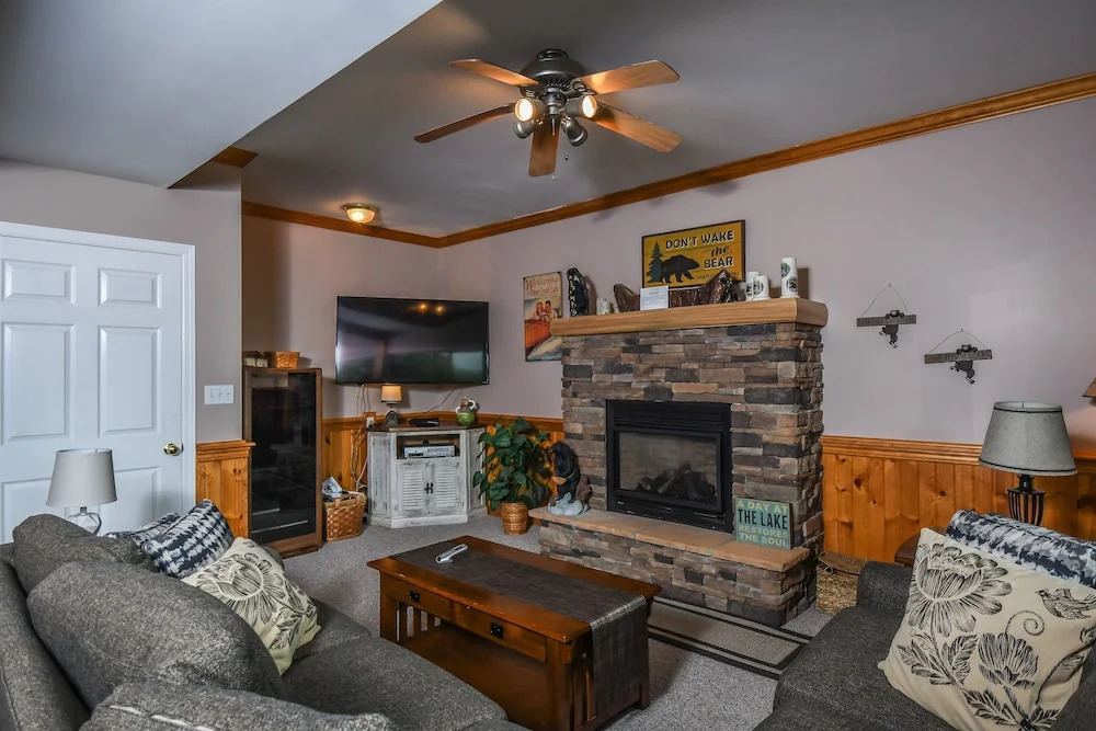 Scenic Overlook 6 Bedroom House