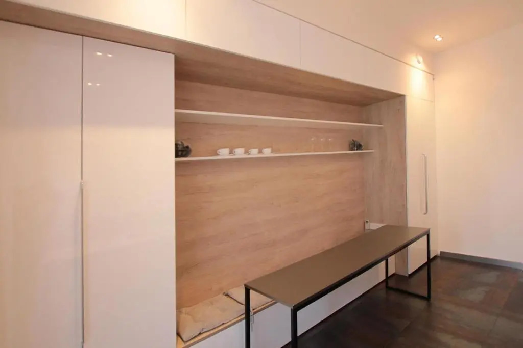Metro apartment