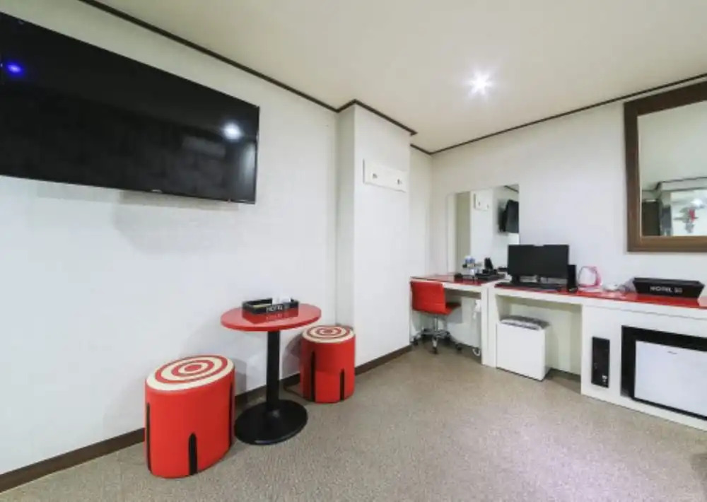 Hotel M