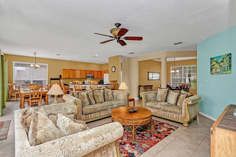 Belfry Villa 458 Davenport