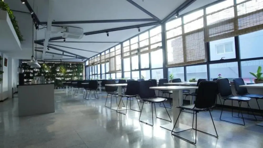 Guoshi Hotel (Dalian Donggang Business District Harbour Plaza Subway Station)