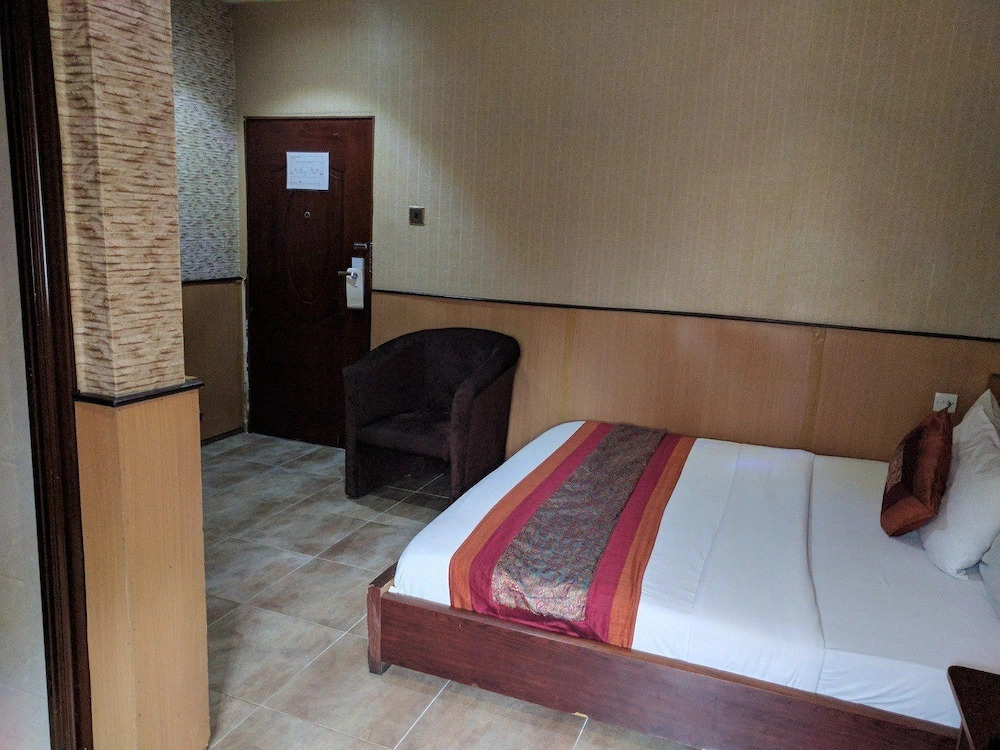 Whitehouse Hotels & Conference Centre