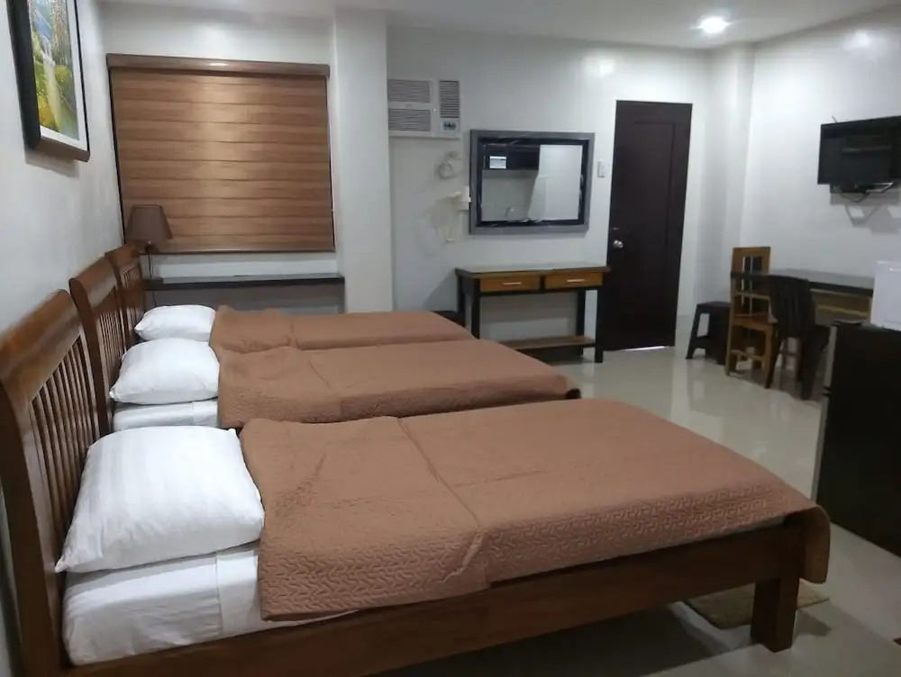 OYO 848 Dona Aurora Condotel