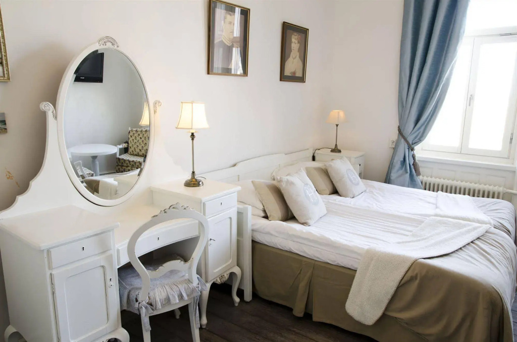Strand Hotel