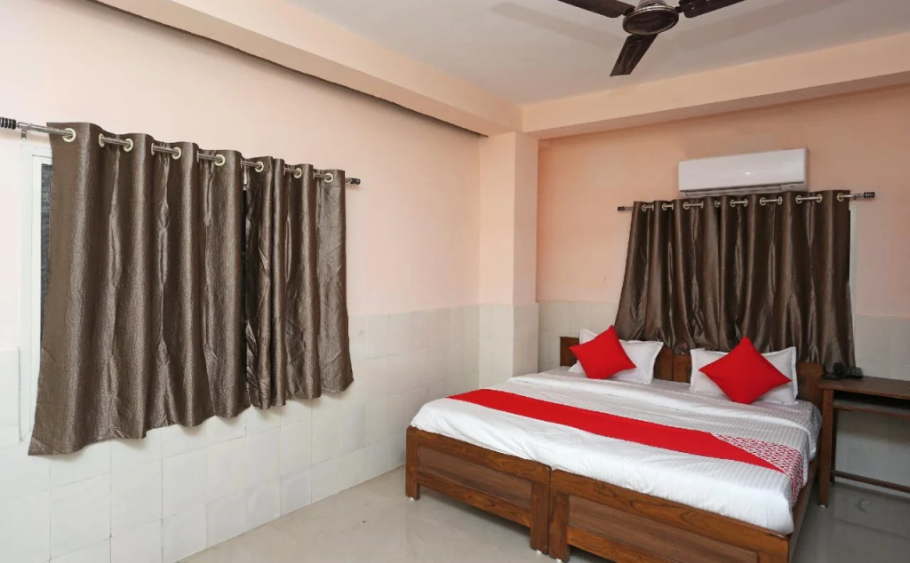 Hotel Royal Palm by OYO Rooms