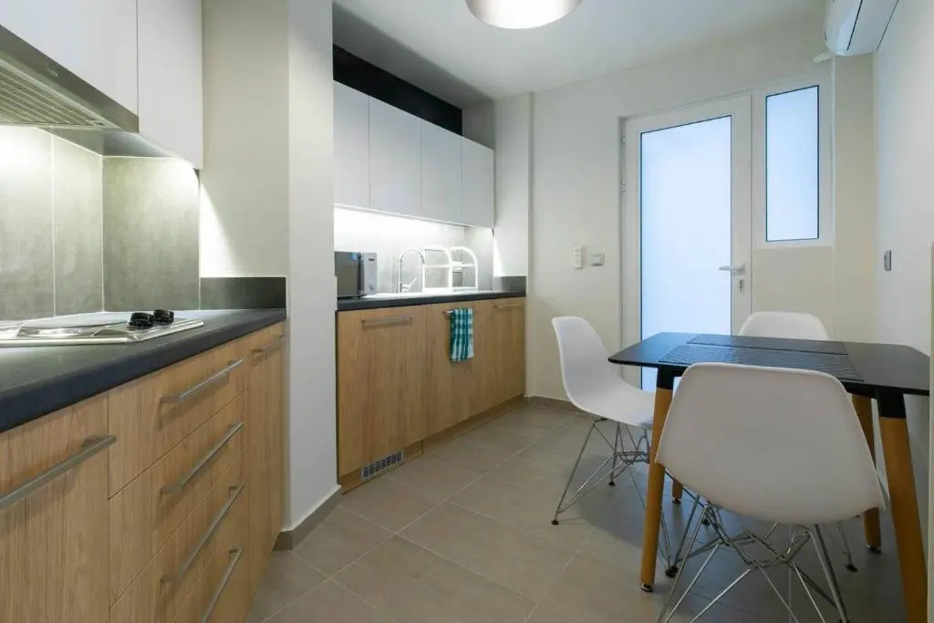 TONI'S "Aquaman" 4BD Apartment in Athens!