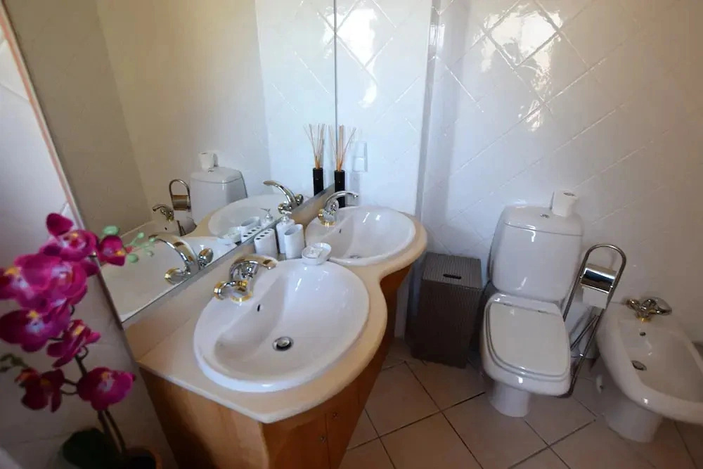 Exceptional Villa With Swimming Pool Close to Beach & Golf. Ideal for Families