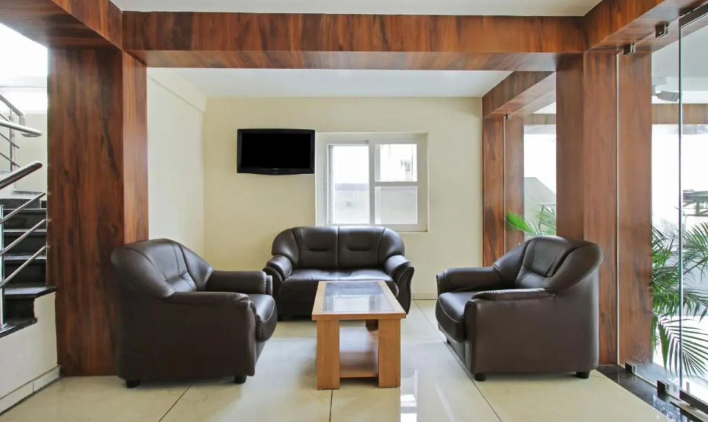 Itsy Hotels Jansi Residency