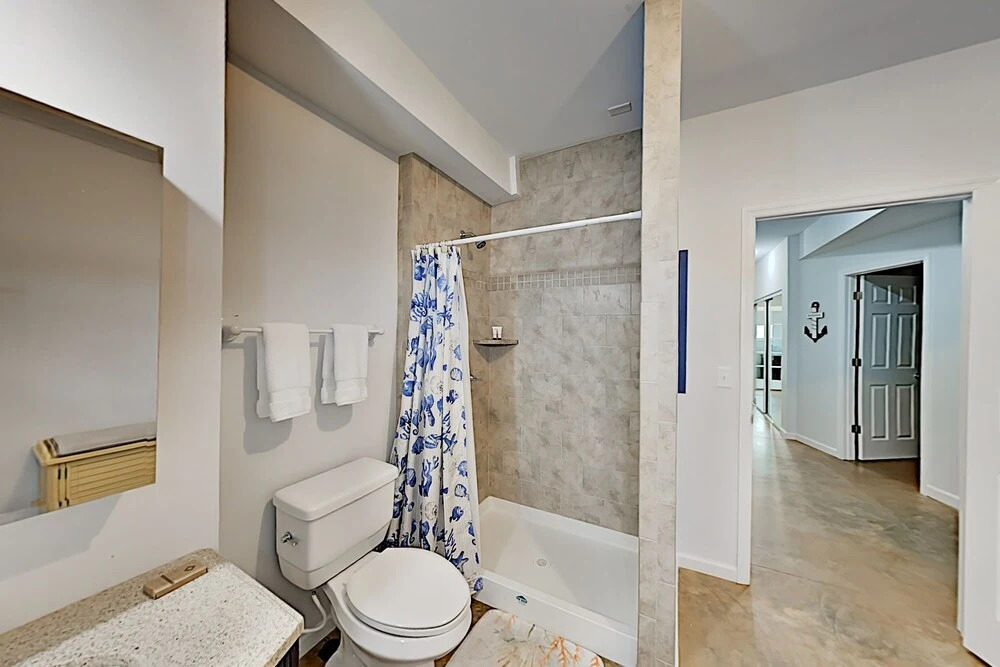 Hercules By The Sea W/ Expansive Deck & Patio 4 Bedroom Home