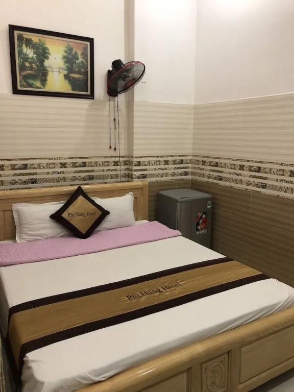 Phi Hùng Hotel