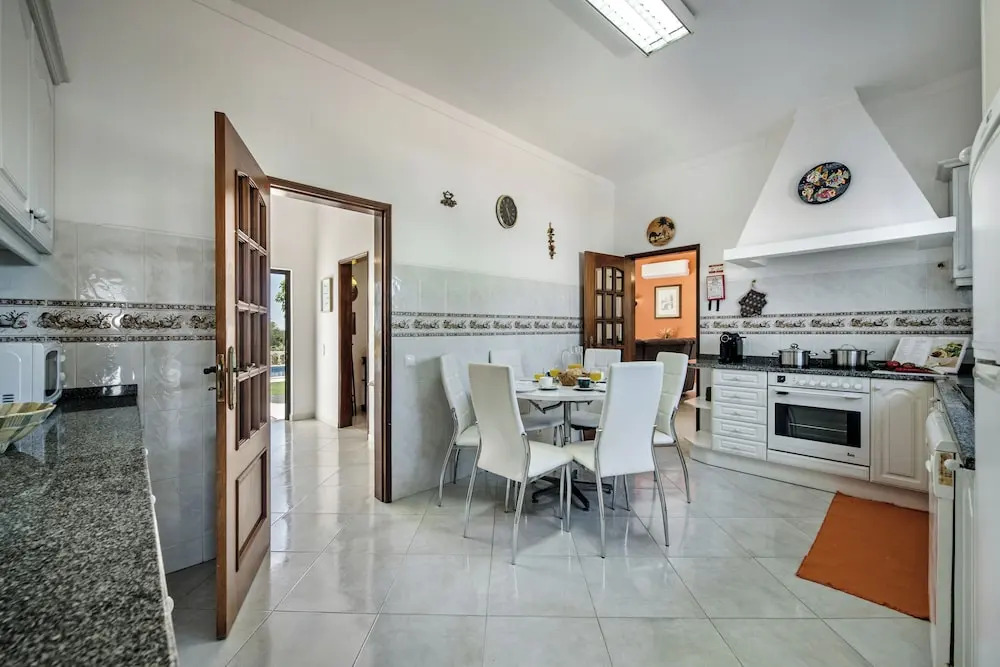 Villa V3 With Private Pool and air Conditioning and Free Wifi Internet
