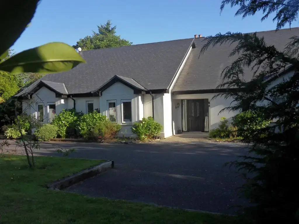 Ethan House Holiday Suites