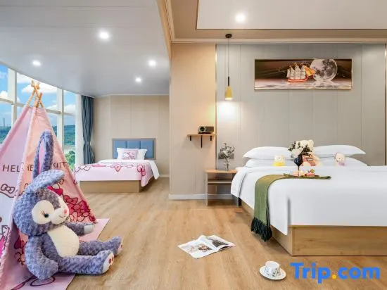Xuancheng Fenglai Hotel (Wanling Lake Scenic Area Wanda Plaza)