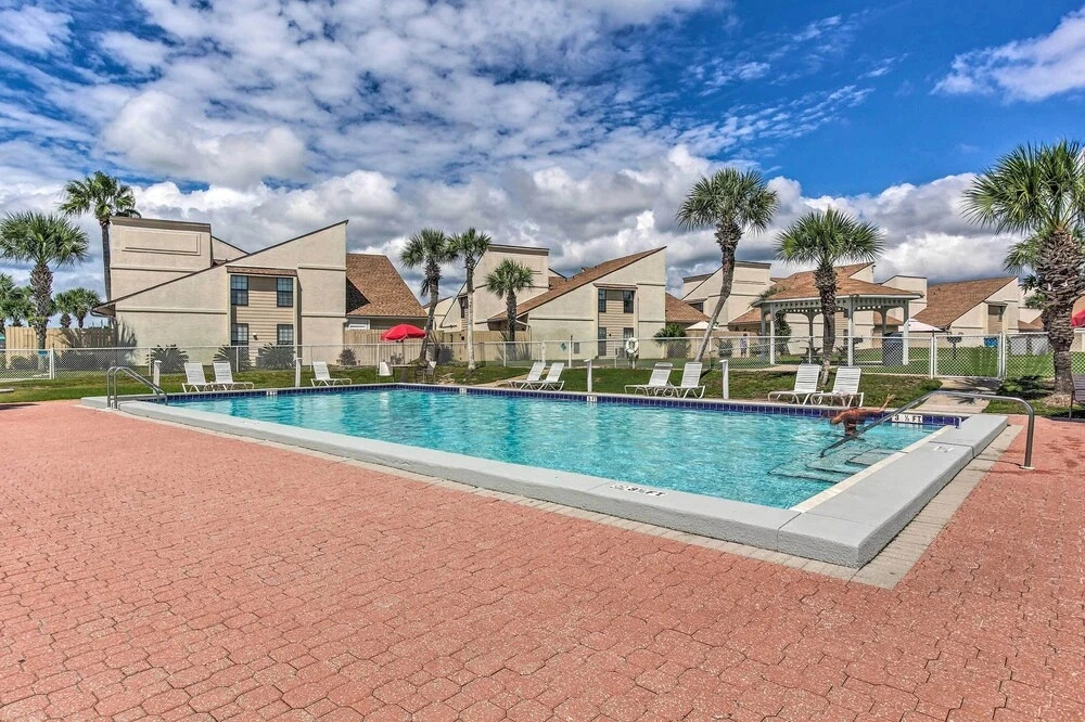 2 Units at Horizon South Resort! Walk to Beach