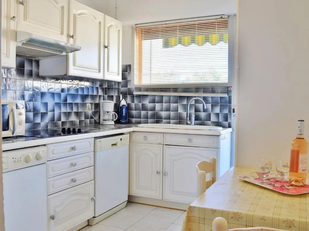 Appartement Le Lavandou, 2 pièces, 4 personnes - FR-1-251-297