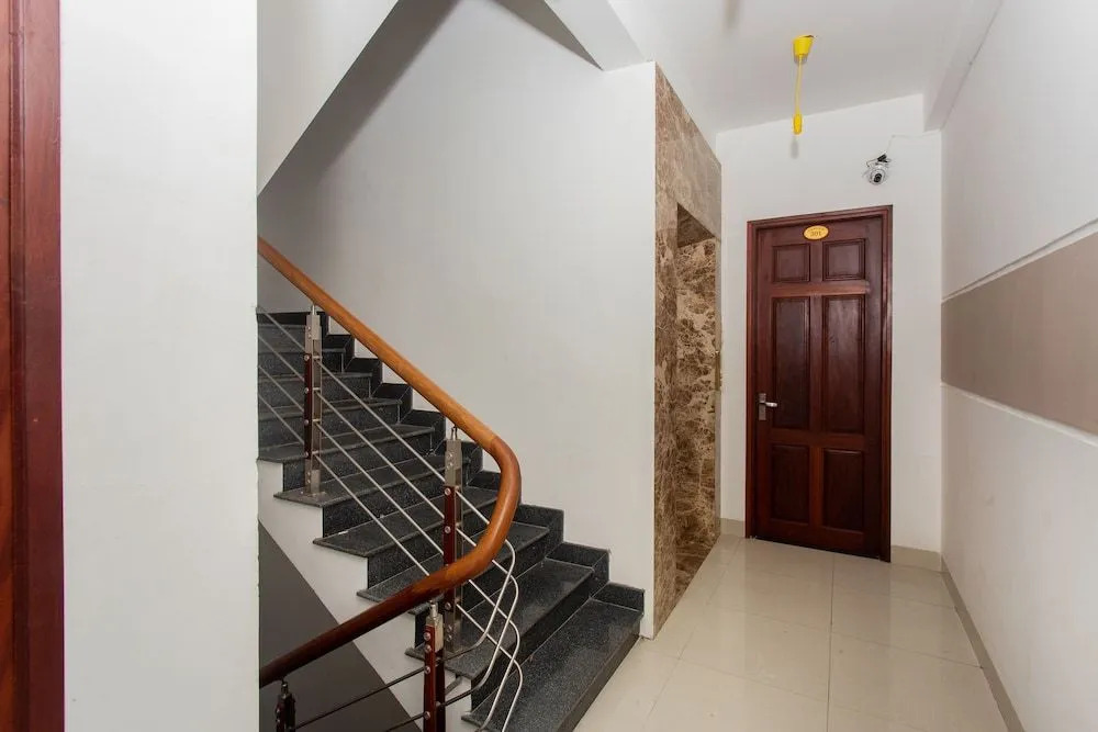 OYO 956 Hung Thinh Koreana Hotel