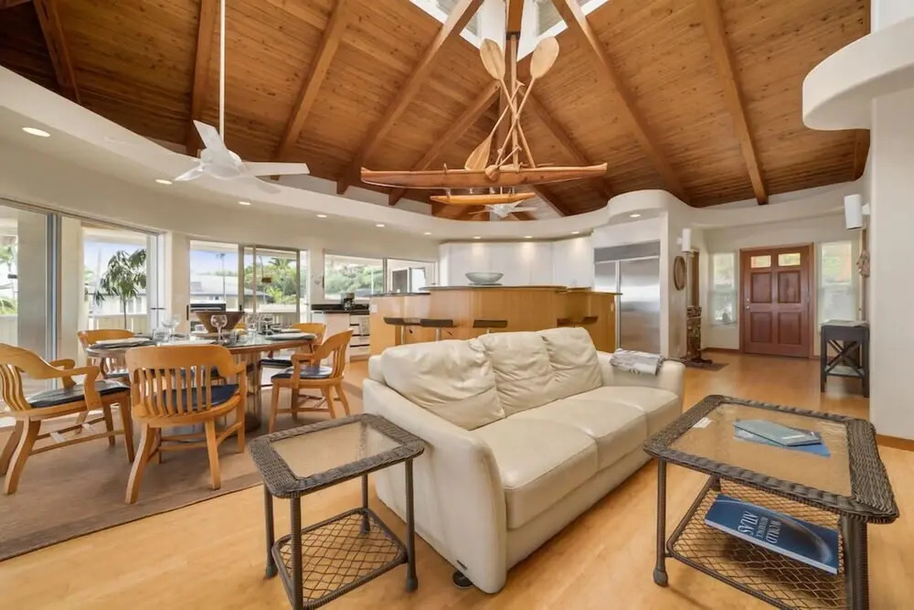 Kona Wa'a Paradise Getaway
