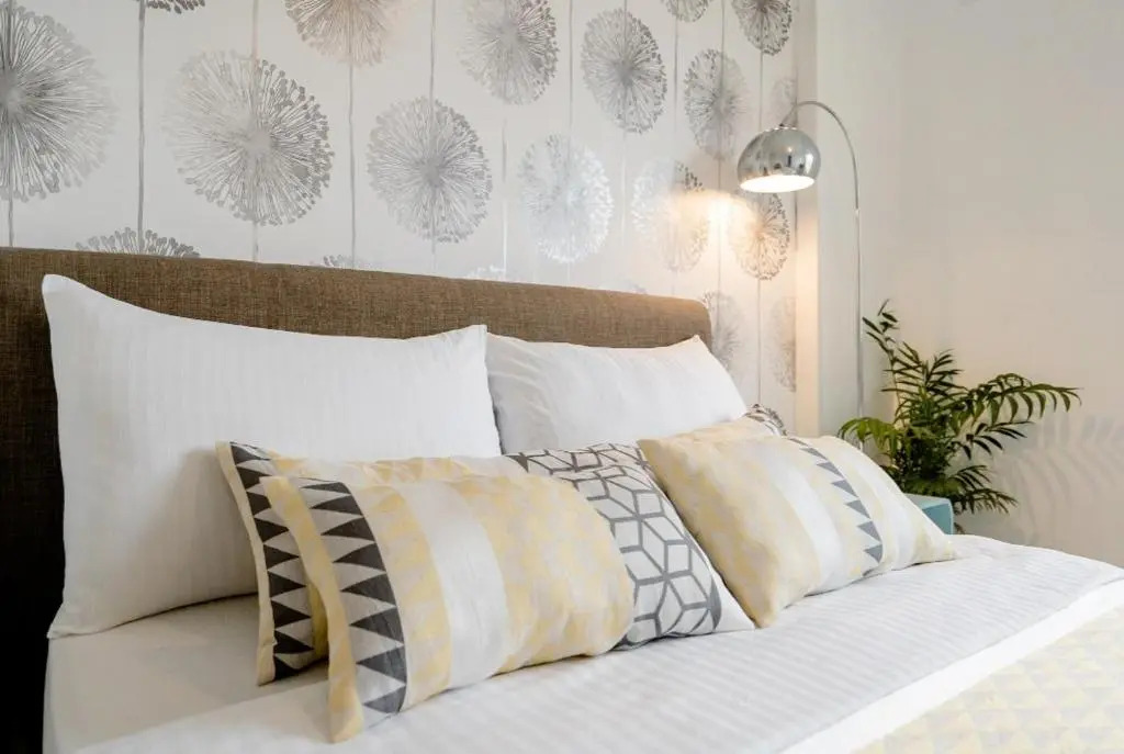 Tropical Garden Oasis Rooms
