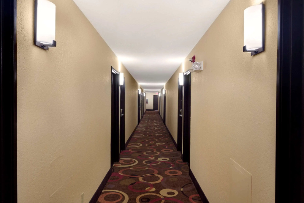 Super 8 by Wyndham Joplin