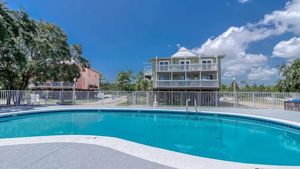 Romar Village 322- Short Walk to Beach Pool