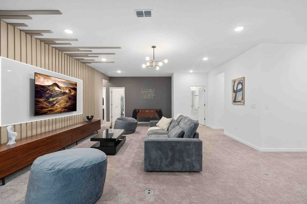 Super Fancy- 15bdr 17bas Huge 7 000sqft Home