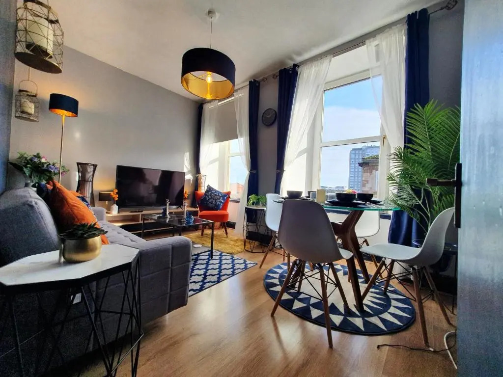 Cosy 3 bedroom flat in City Centre - can sleep up to 6