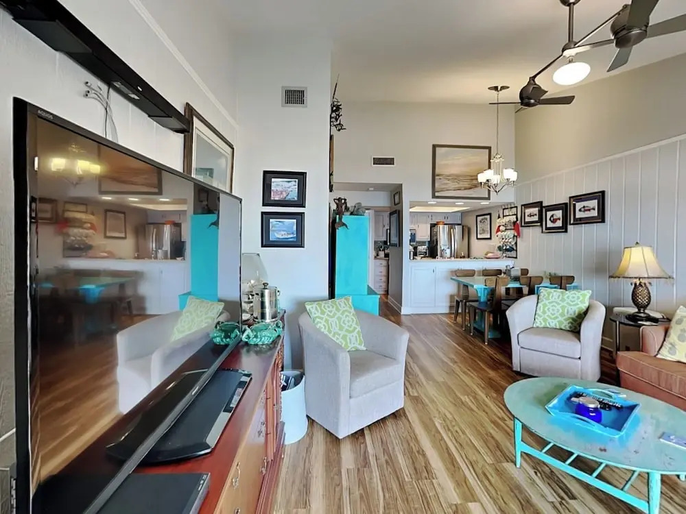 Bay House Condos by Miss Kitty’s