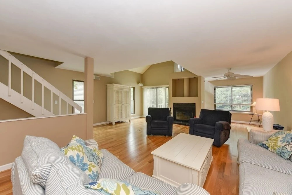 Beach Hideaway 3 Bedrooms 2.5 Bathrooms Condo