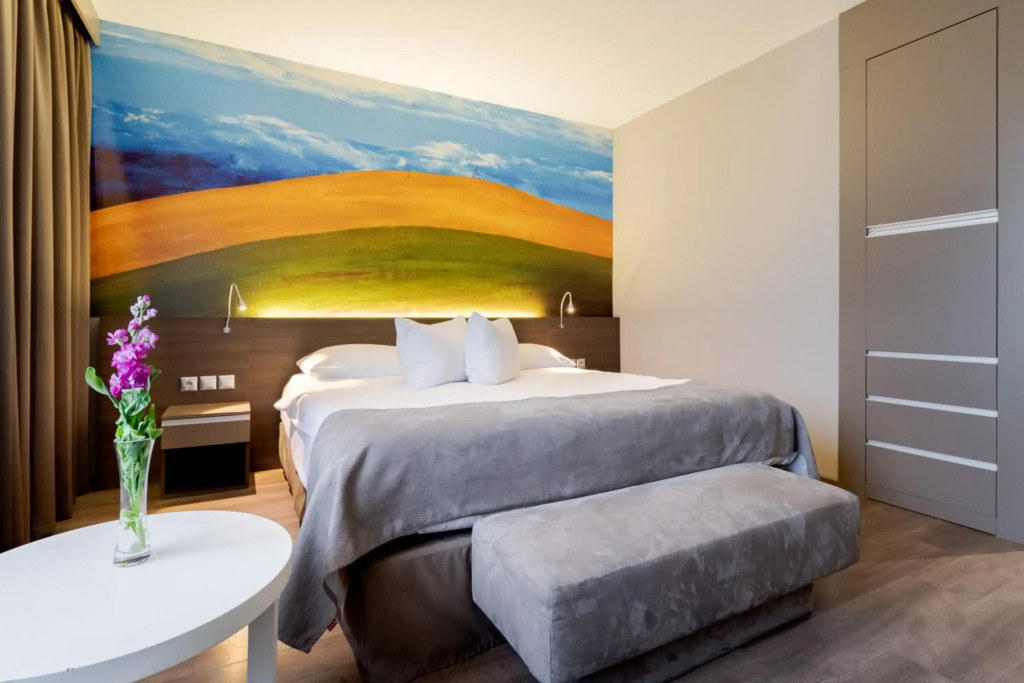 Expo Hotel