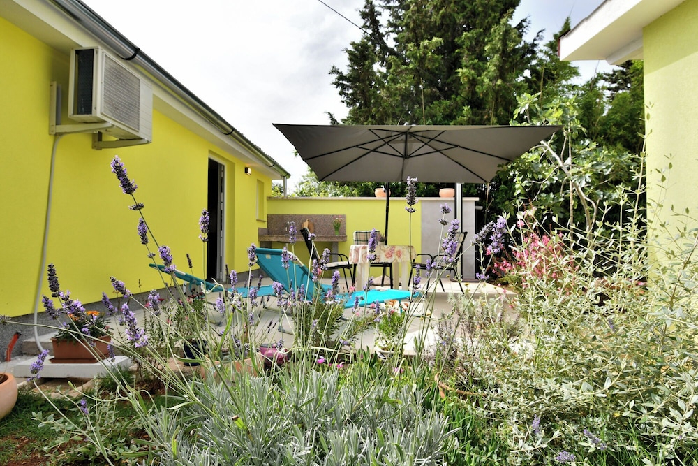 Apartment Cozy Garden