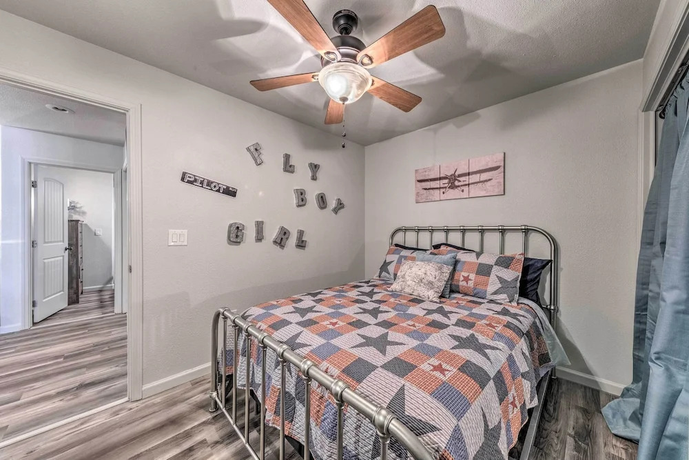 Pet-friendly Ruidoso Home w/ Deck & Forest Views!
