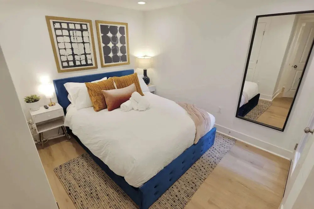Parkside Living - Steps From Lincoln and Stanton Park
