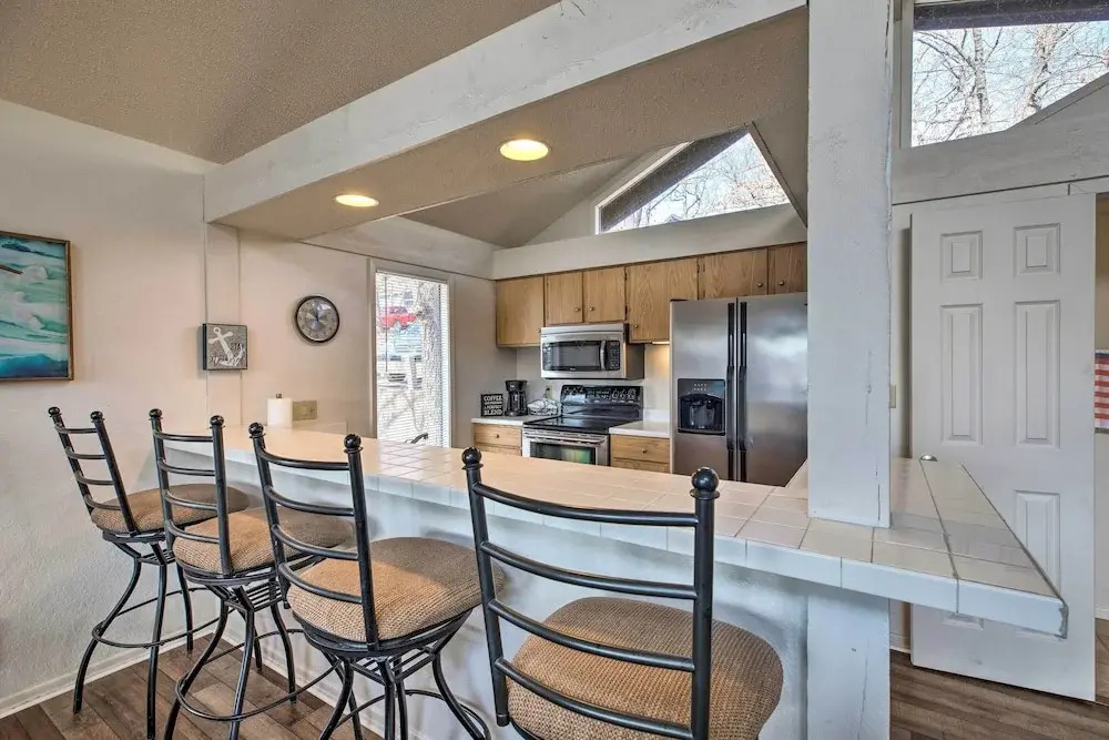 Resort Perks: Spacious Lake of the Ozarks Home